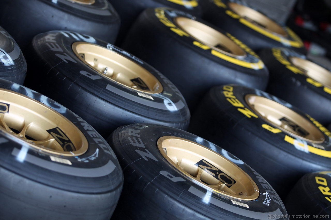 GP INDIA, 25.10.2012- OZ Wheels e Pirelli Tyres