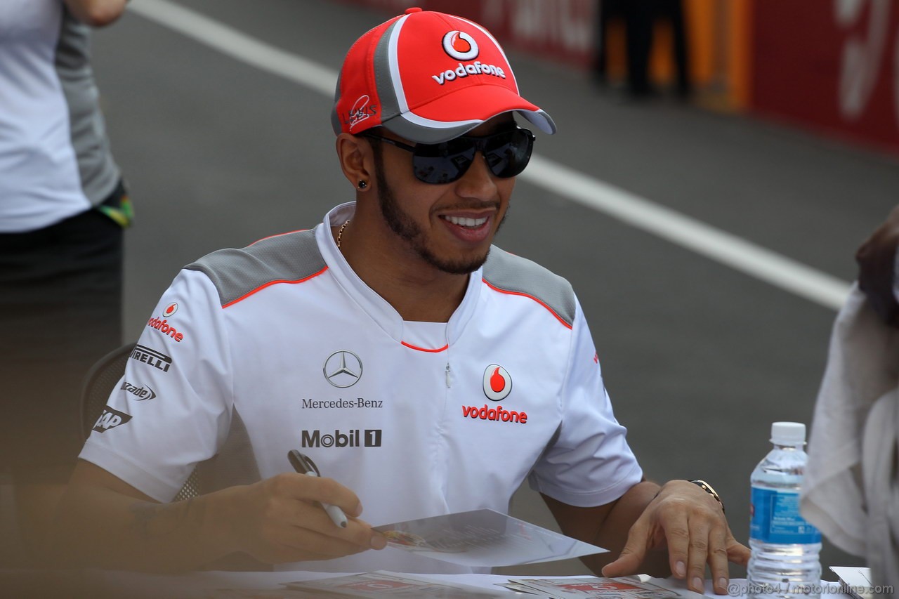GP INDIA, 25.10.2012- Autograph session, Lewis Hamilton (GBR) McLaren Mercedes MP4-27 