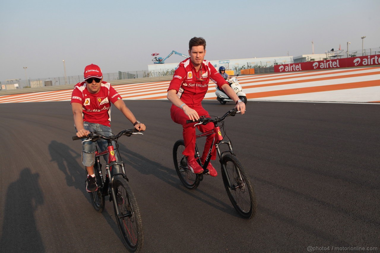 GP INDIA, 25.10.2012- Felipe Massa (BRA) Ferrari F2012 e Rob Smedley, (GBR), Ferrari, Track Engineer of Felipe Massa (BRA) 