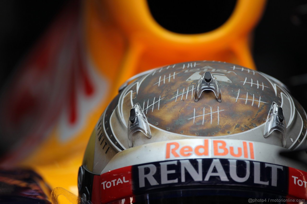 GP INDIA, 27.10.2012- Prove Libere 3, The new helmet of Sebastian Vettel (GER) Red Bull Racing RB8 