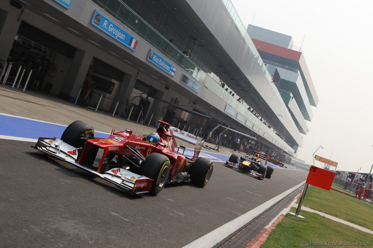 GP INDIA, 27.10.2012- Prove Libere 3, Fernando Alonso (ESP) Ferrari F2012 e Sebastian Vettel (GER) Red Bull Racing RB8 