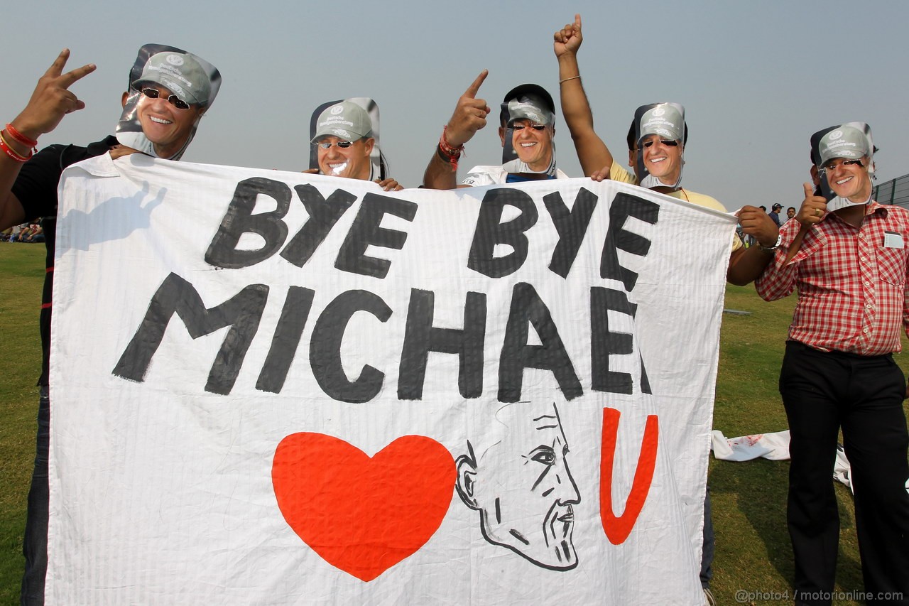 GP INDIA, 27.10.2012- Prove Libere 3, Michael Schumacher (GER) Mercedes AMG F1 W03 fans