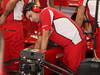 GP INDIA, 27.10.2012- Free Practice 3, Mechanics work on the car