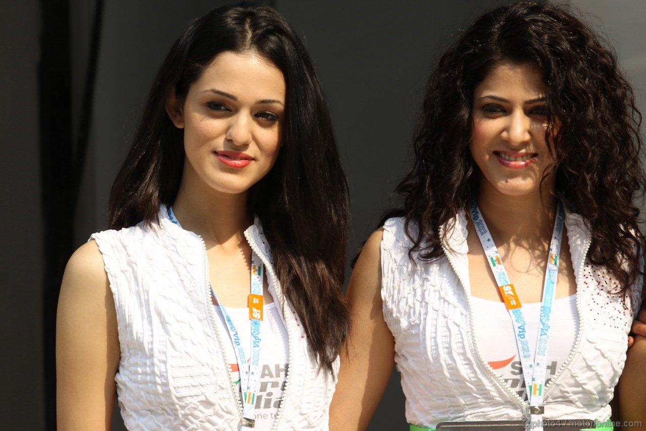 GP INDIA, 26.10.2012- Sahara Force India girls