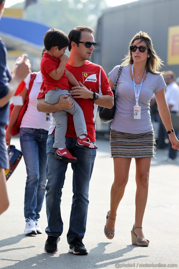 GP ITALIA, 09.09.2012- Felipe Massa (BRA) Ferrari F2012 with sua moglie Raffaela Bassi (BRA) e their son Felipe