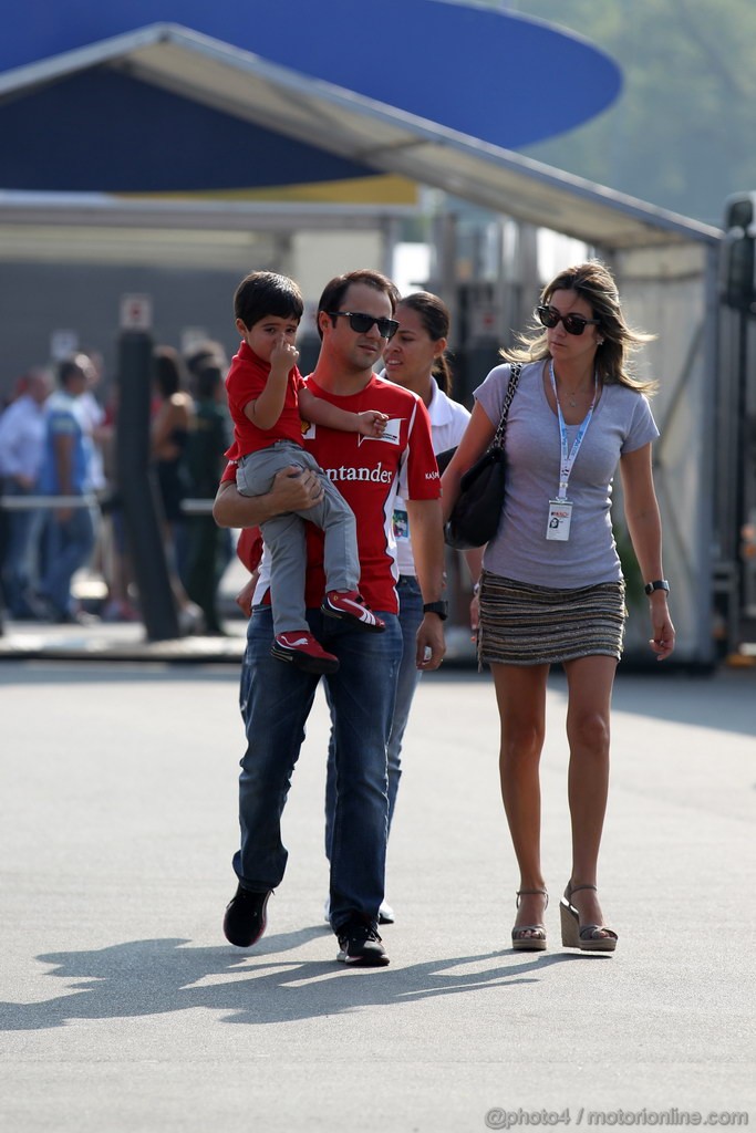 GP ITALIA, 09.09.2012- Felipe Massa (BRA) Ferrari F2012 with sua moglie Raffaela Bassi (BRA) e their son Felipe