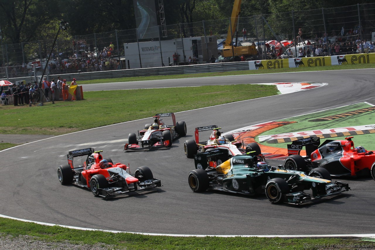 GP ITALIA, 09.09.2012- Gara,  Vitaly Petrov (RUS) Caterham F1 Team CT01 e Charles Pic (FRA) Marussia F1 Team MR01 