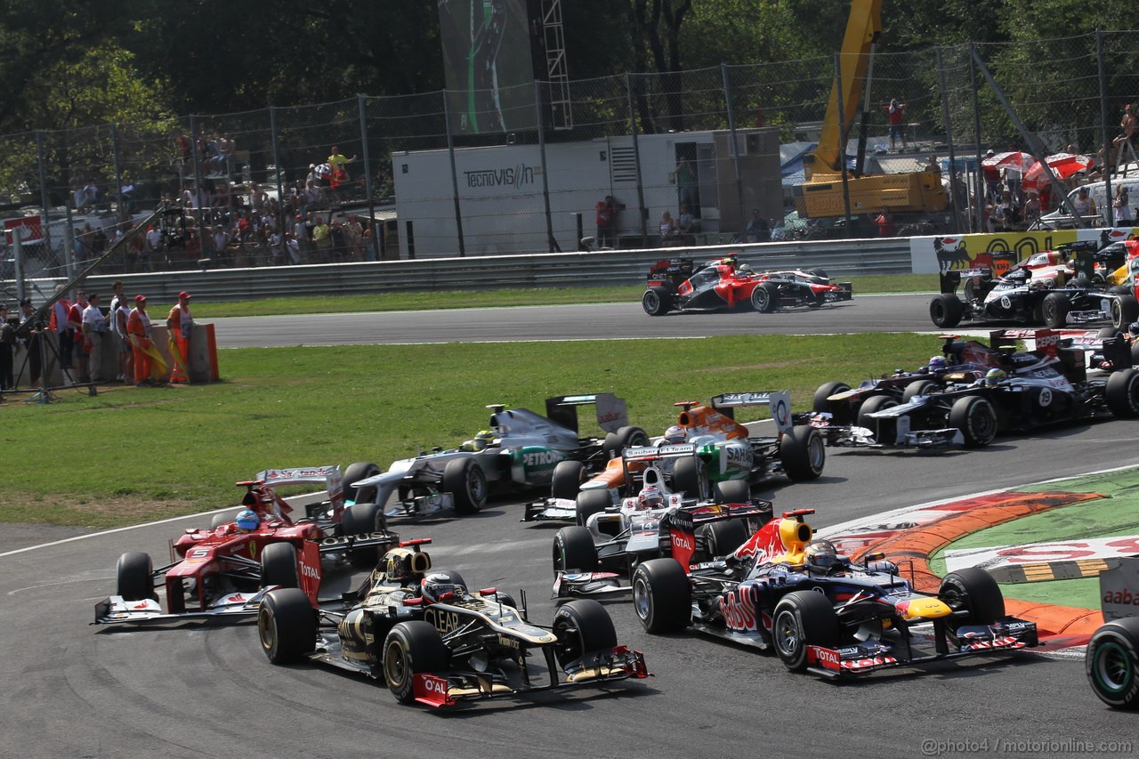 GP ITALIA, 09.09.2012- Gara,  Kimi Raikkonen (FIN) Lotus F1 Team E20 e Sebastian Vettel (GER) Red Bull Racing RB8 