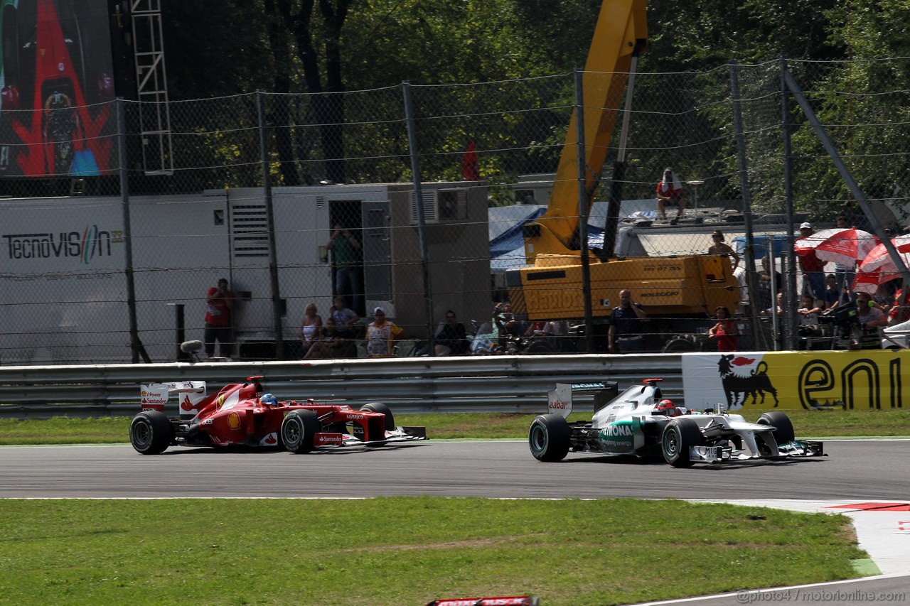 GP ITALIA, 09.09.2012- Gara,  Fernando Alonso (ESP) Ferrari F2012 e Michael Schumacher (GER) Mercedes AMG F1 W03 