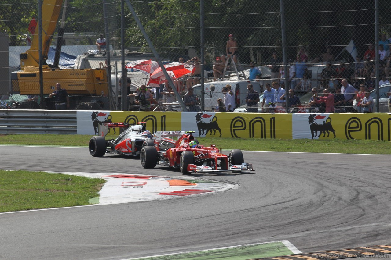 GP ITALIA, 09.09.2012- Gara,  Felipe Massa (BRA) Ferrari F2012 e Jenson Button (GBR) McLaren Mercedes MP4-27