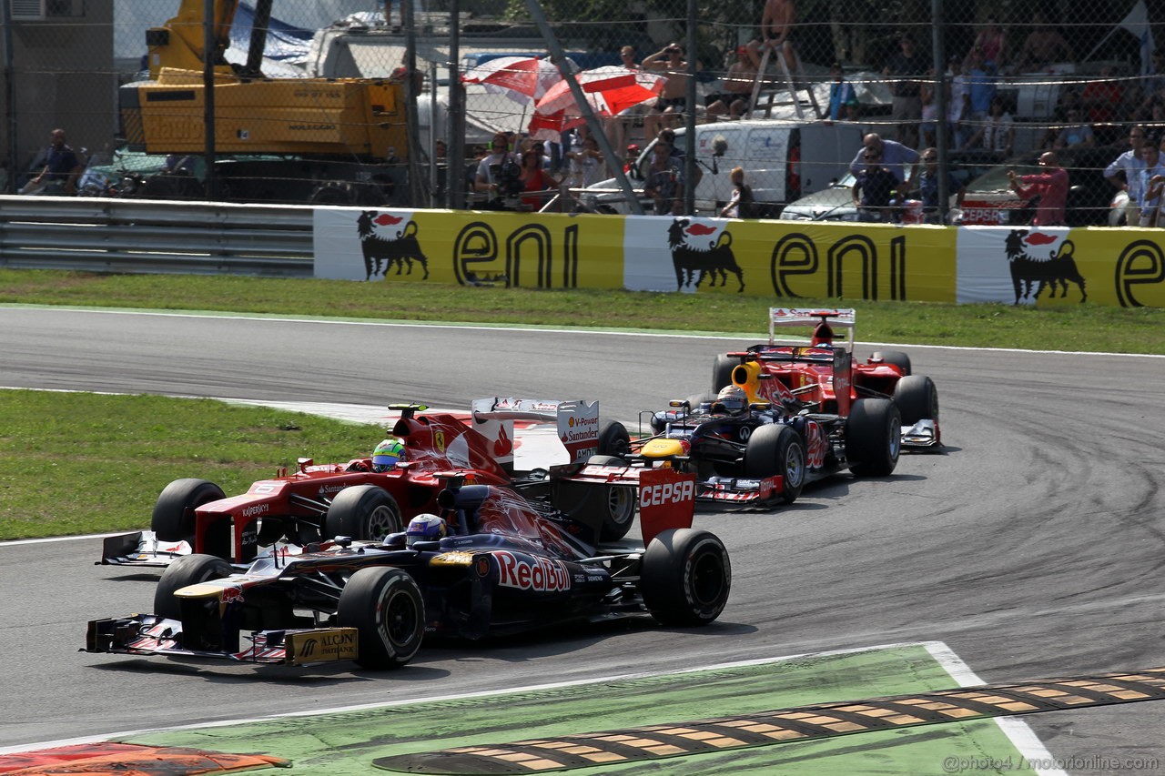GP ITALIA, 09.09.2012- Gara,  Daniel Ricciardo (AUS) Scuderia Toro Rosso STR7 e Felipe Massa (BRA) Ferrari F2012 