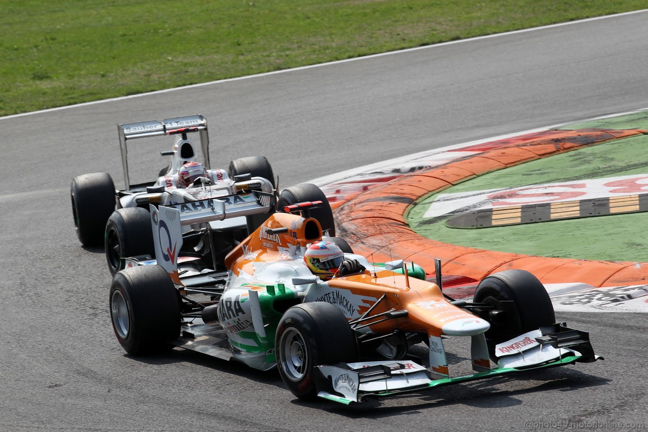 GP ITALIA, 09.09.2012- Gara,  Paul di Resta (GBR) Sahara Force India F1 Team VJM05 davanti a Kamui Kobayashi (JAP) Sauber F1 Team C31 