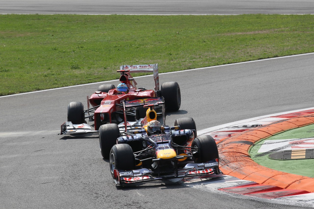 GP ITALIA, 09.09.2012- Gara,  Sebastian Vettel (GER) Red Bull Racing RB8 davanti a Fernando Alonso (ESP) Ferrari F2012 