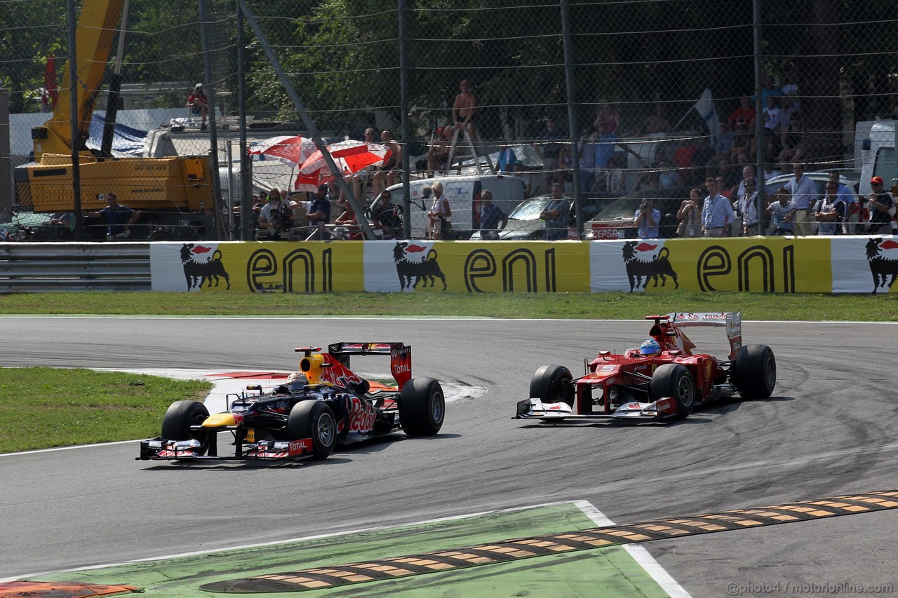 GP ITALIA, 09.09.2012- Gara,  Sebastian Vettel (GER) Red Bull Racing RB8 davanti a Fernando Alonso (ESP) Ferrari F2012 