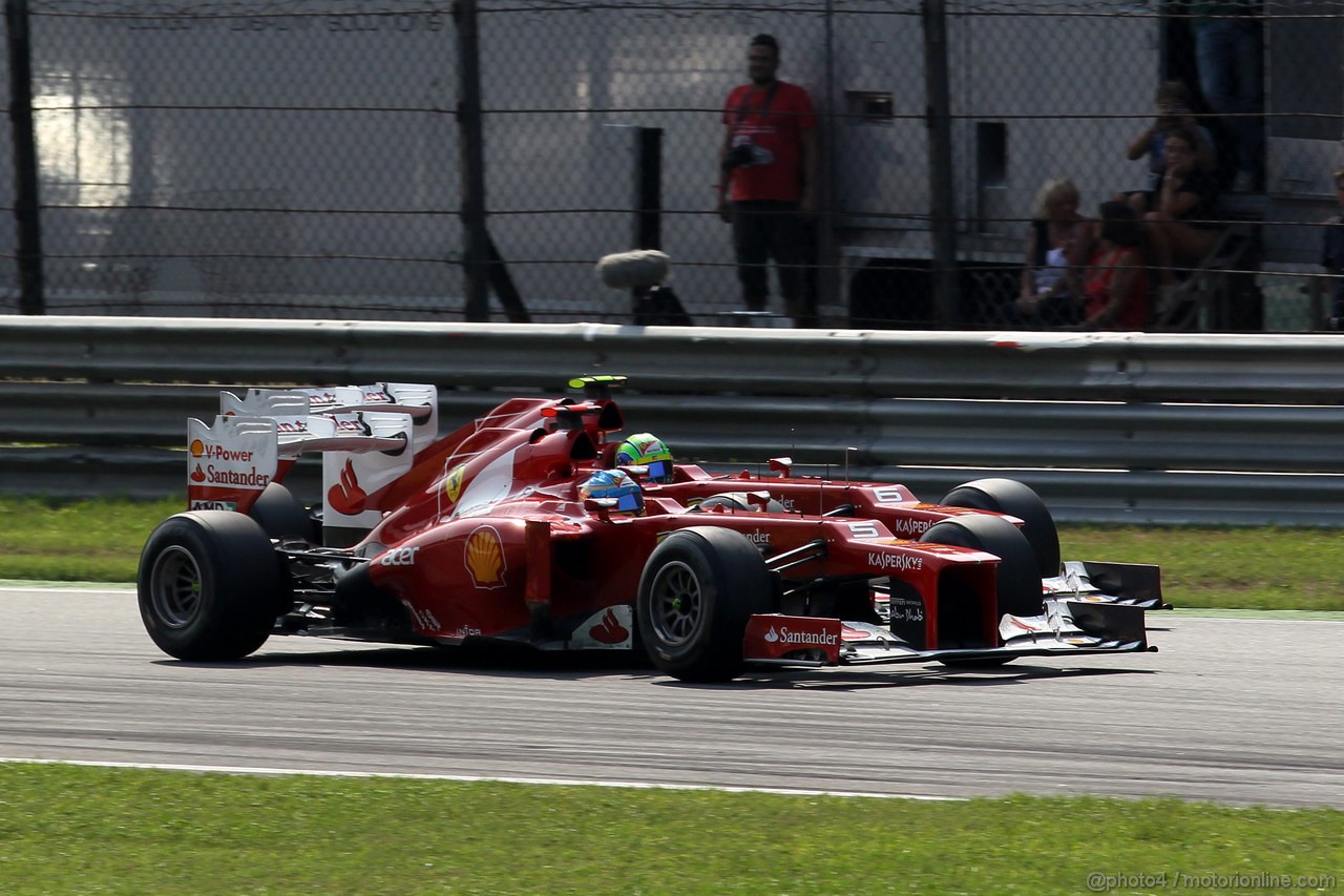 GP ITALIA, 09.09.2012- Gara,  Fernando Alonso (ESP) Ferrari F2012 overtakes Felipe Massa (BRA) Ferrari F2012