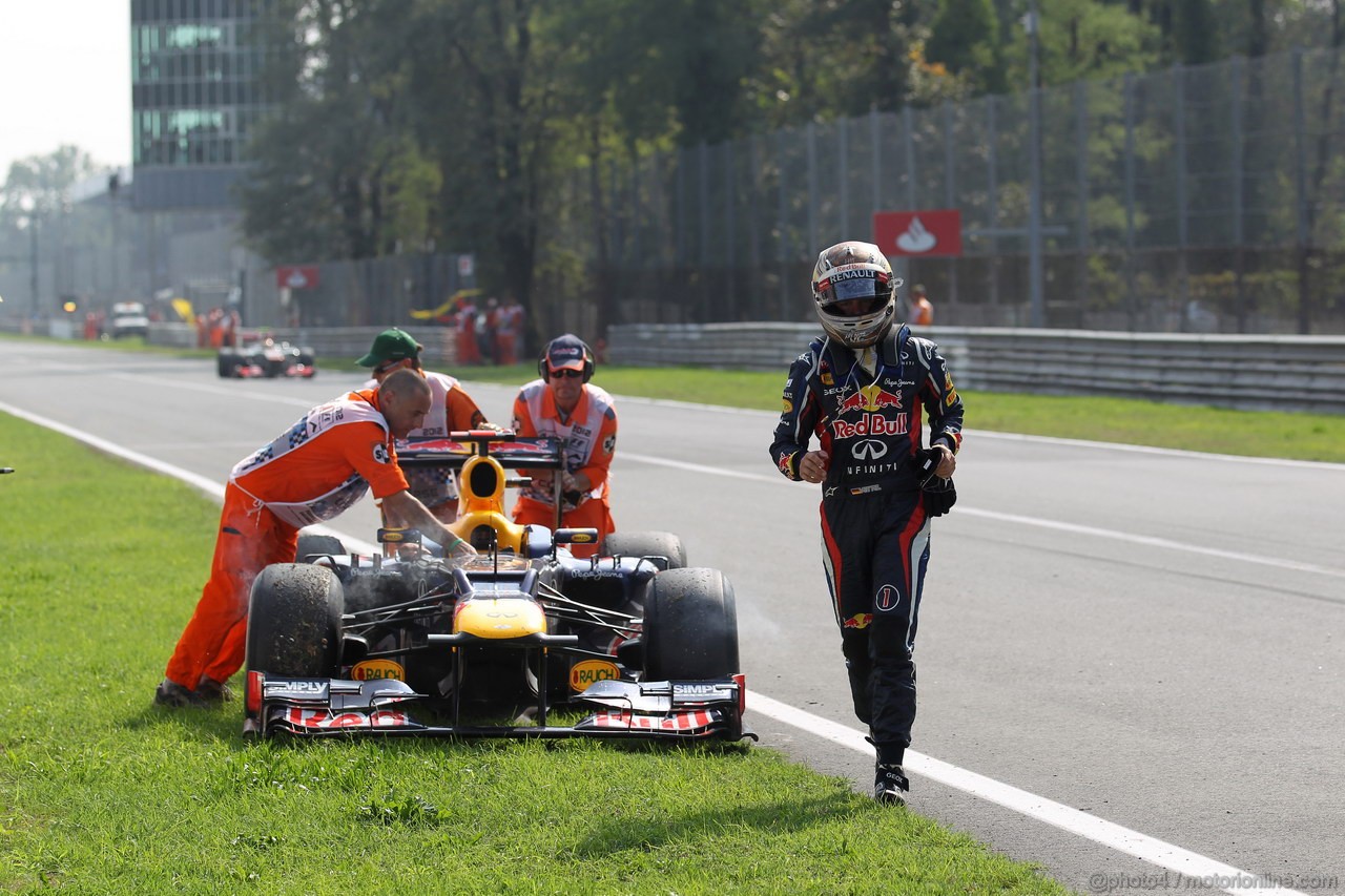 GP ITALIA, 09.09.2012- Gara,  Sebastian Vettel (GER) Red Bull Racing RB8 retires from the race