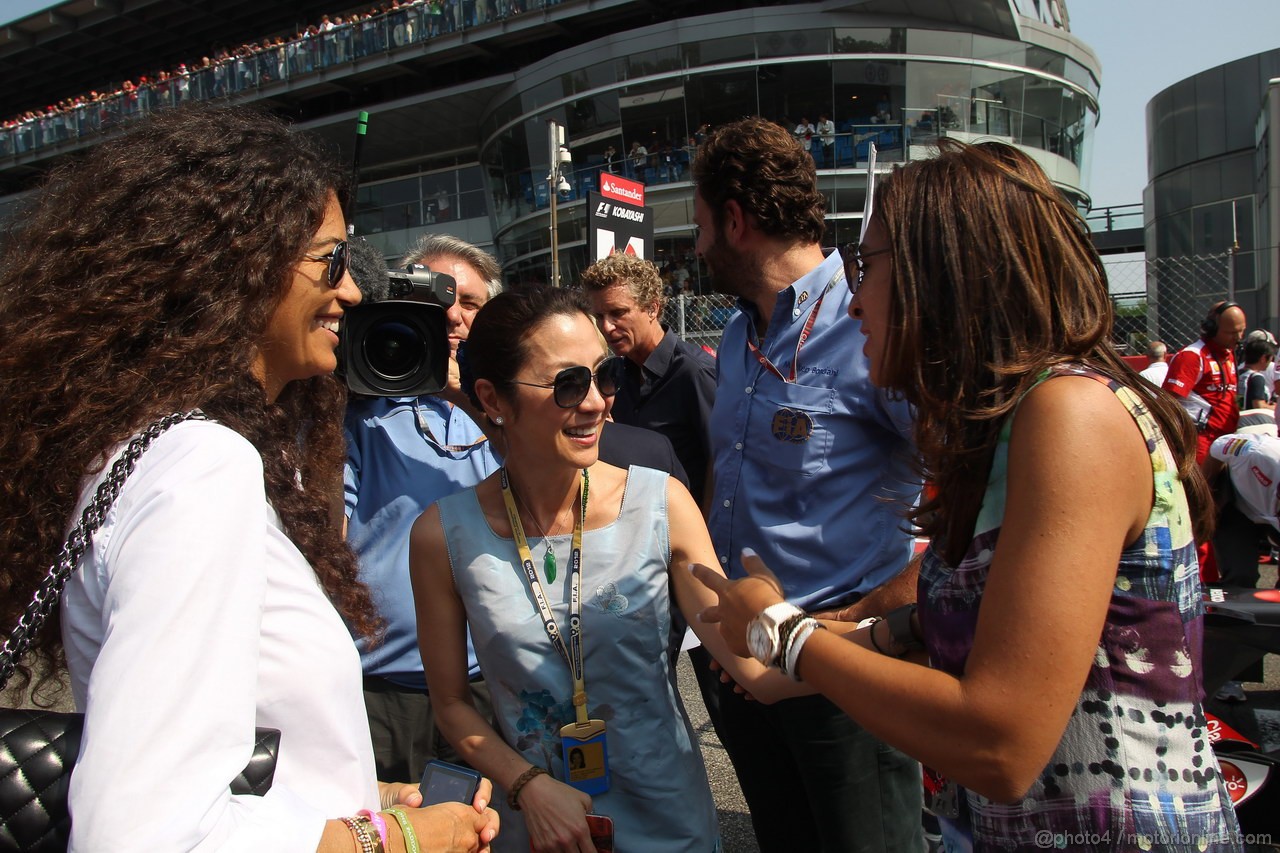 GP ITALIA, 09.09.2012- Gara,  Afef Jnifen (TUN), wife of Marco Tronchetti Provera (ITA), Pirelli's President, Michelle Yeoh, wife of Jean Todt (FRA) e Fabiana Flosi (BRA), wife  of Bernie Ecclestone 