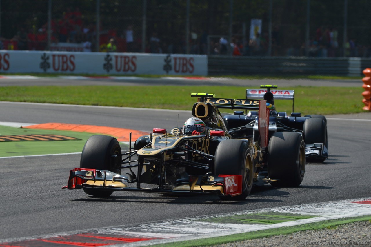 GP ITALIA, 09.09.2012- Gara,  Jerome D'Ambrosio (BEL), Lotus F1 Team E20 davanti a Bruno Senna (BRA) Williams F1 Team FW34 