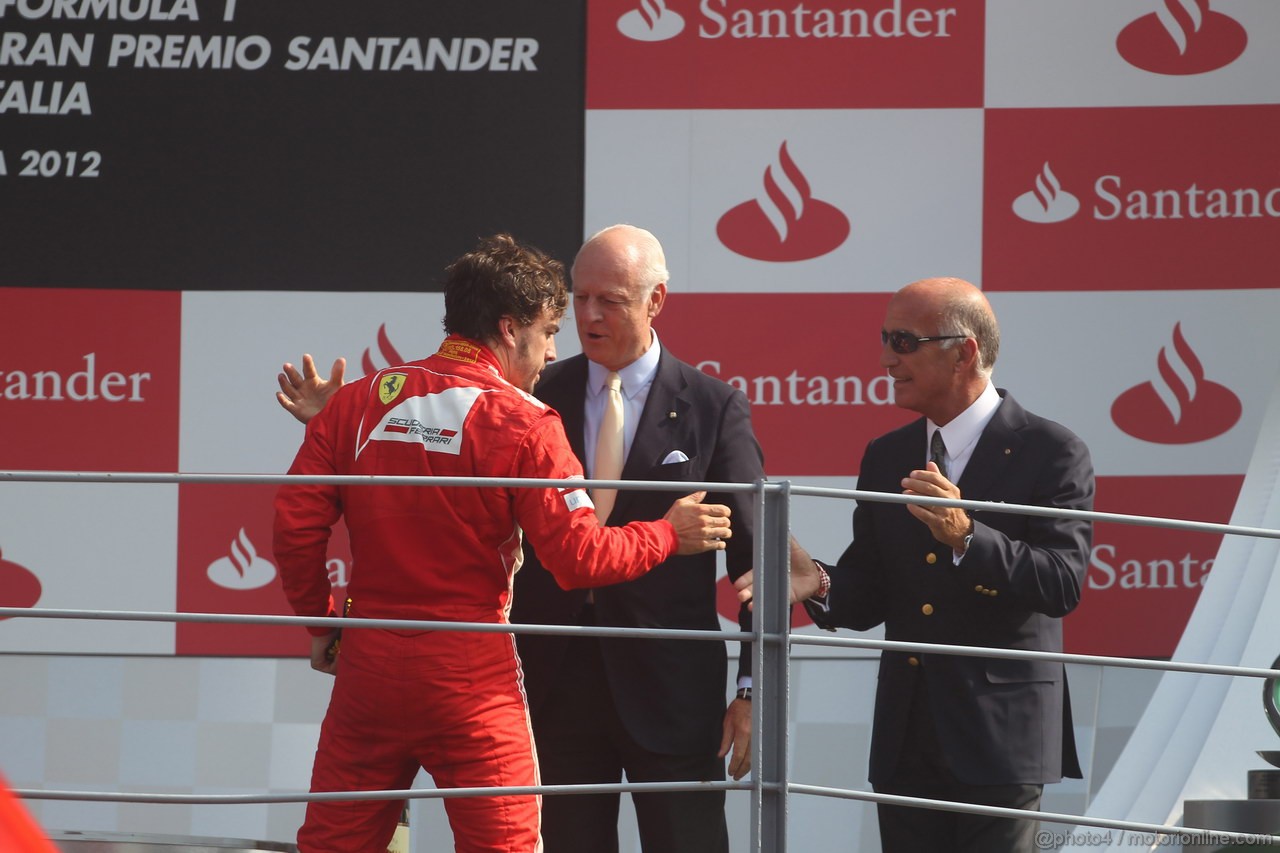 GP ITALIA, 09.09.2012- Gara,  terzo Fernando Alonso (ESP) Ferrari F2012 e Dr. Angelo Sticchi Damiani (ITA) Aci Csai President