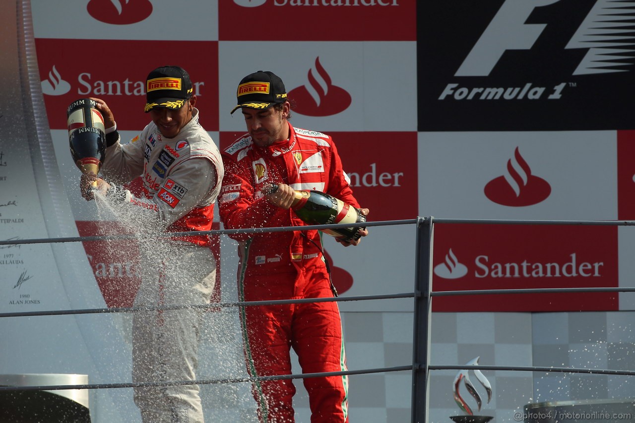 GP ITALIA, 09.09.2012- Gara,  Lewis Hamilton (GBR) McLaren Mercedes MP4-27 vincitore e terzo Fernando Alonso (ESP) Ferrari F2012 