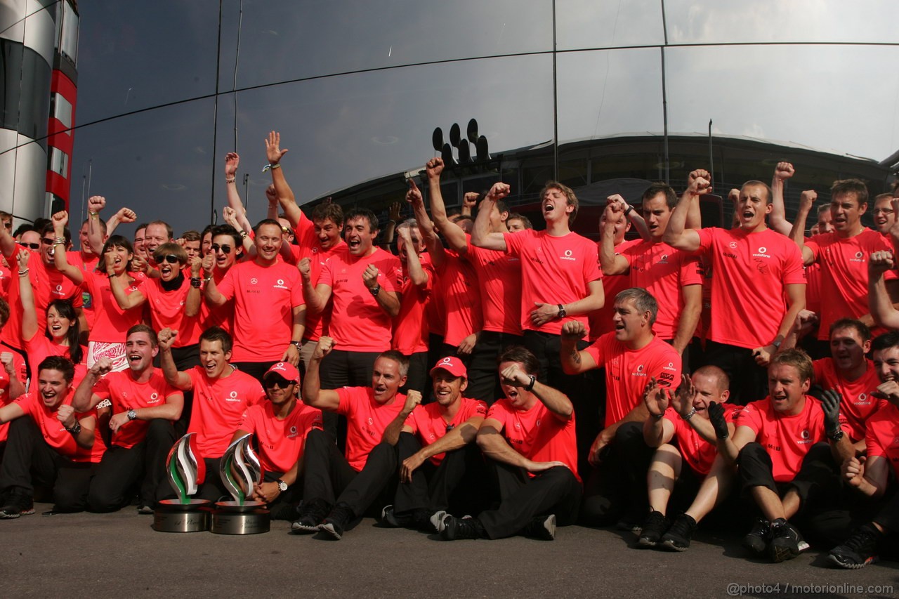 GP ITALIA, 09.09.2012- Gara, Festeggiamenti, Lewis Hamilton (GBR) McLaren Mercedes MP4-27 vincitore