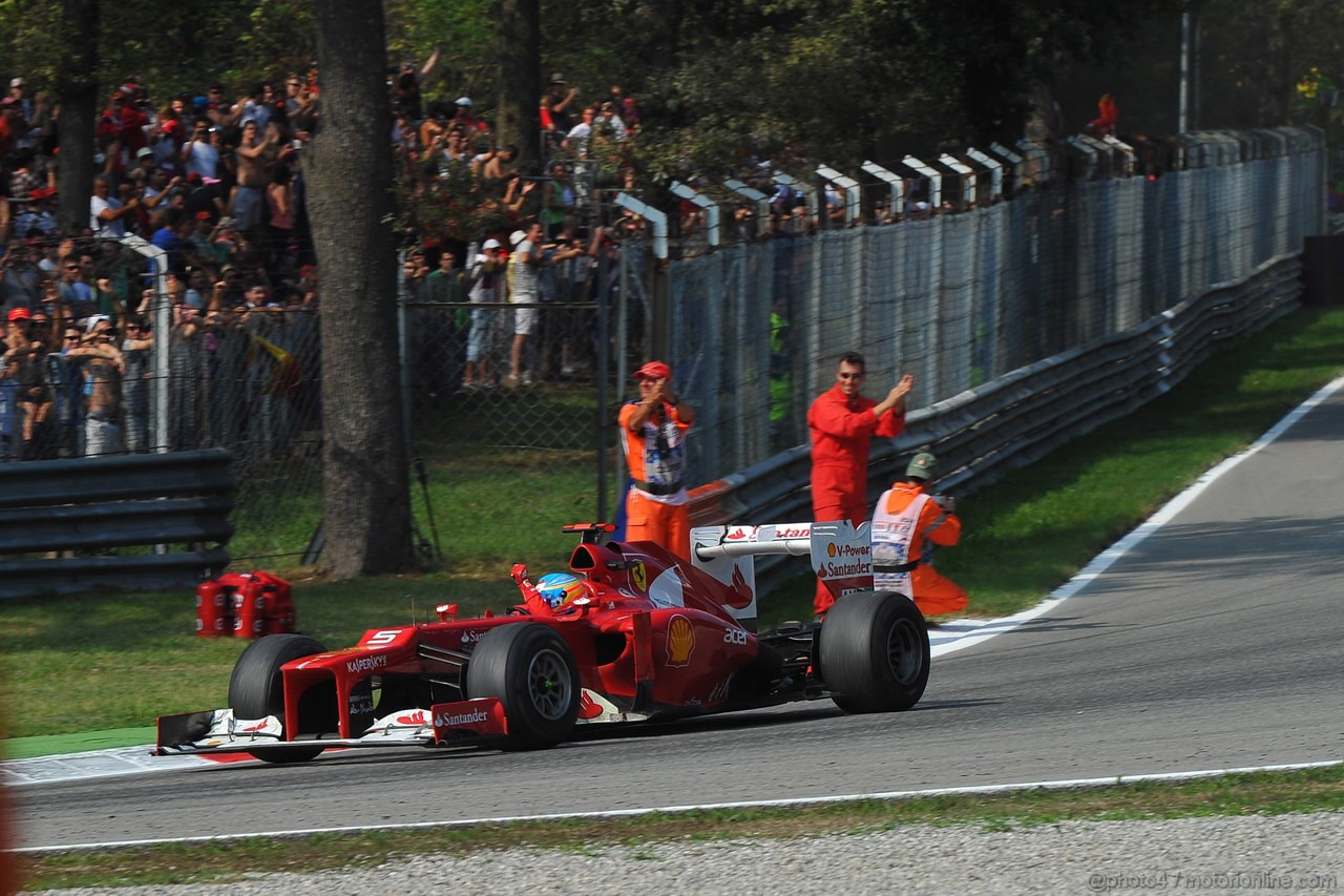 GP ITALIA, 09.09.2012- Gara,  Fernando Alonso (ESP) Ferrari F2012 celebrates his terzo 