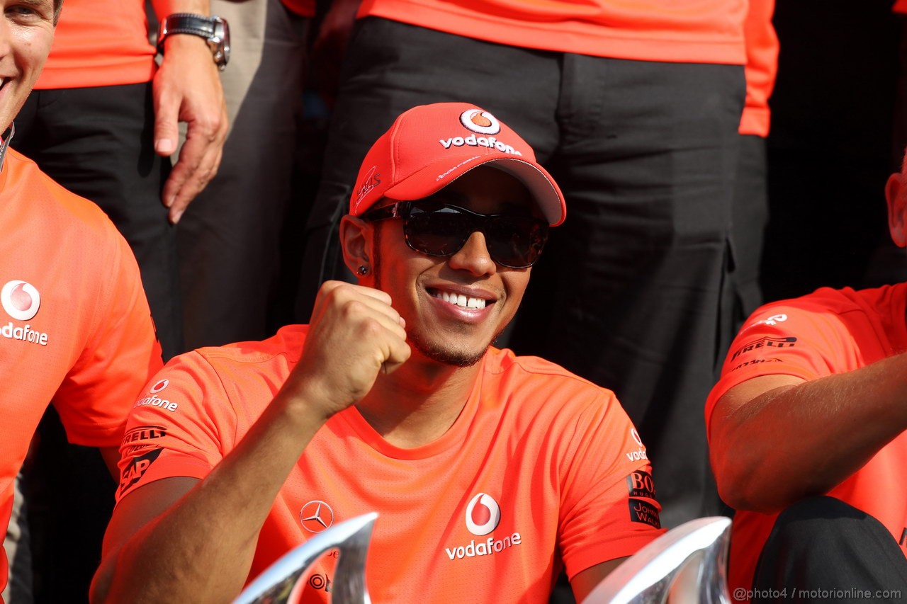 GP ITALIA, 09.09.2012- Gara, Festeggiamenti, Lewis Hamilton (GBR) McLaren Mercedes MP4-27 vincitore