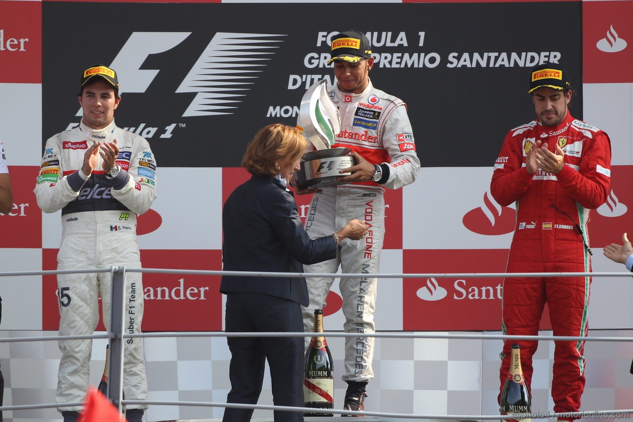 GP ITALIA, 09.09.2012- Gara, Lewis Hamilton (GBR) McLaren Mercedes MP4-27 vincitore with Elza Fornero (ITA), Ministro del Lavoro