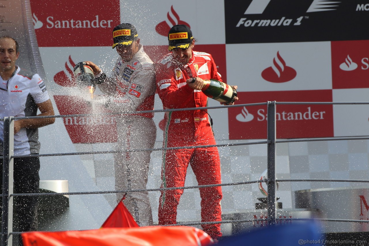 GP ITALIA, 09.09.2012- Gara, Lewis Hamilton (GBR) McLaren Mercedes MP4-27 vincitore e terzo Fernando Alonso (ESP) Ferrari F2012