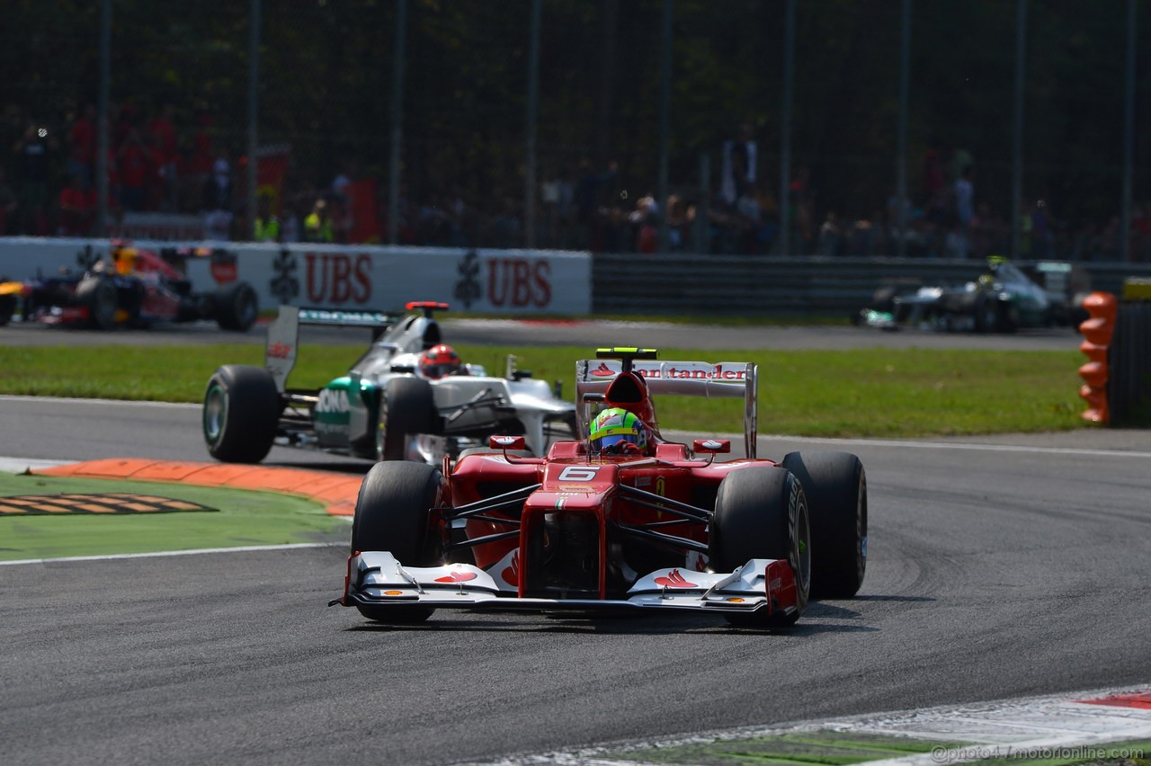 GP ITALIA, 09.09.2012- Gara, Felipe Massa (BRA) Ferrari F2012 davanti a Michael Schumacher (GER) Mercedes AMG F1 W03 