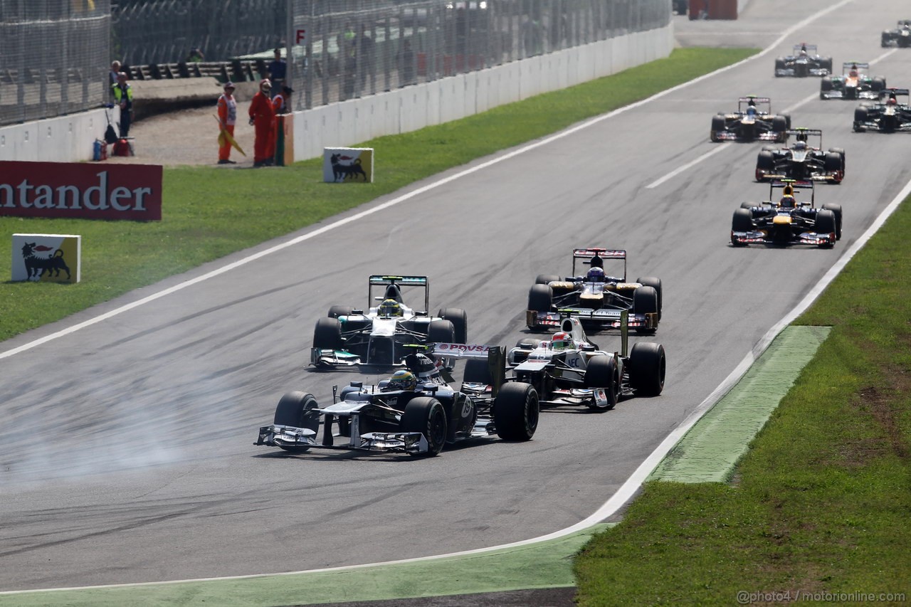 GP ITALIA, 09.09.2012- Gara, Bruno Senna (BRA) Williams F1 Team FW34 davanti a Sergio Prez (MEX) Sauber F1 Team C31 