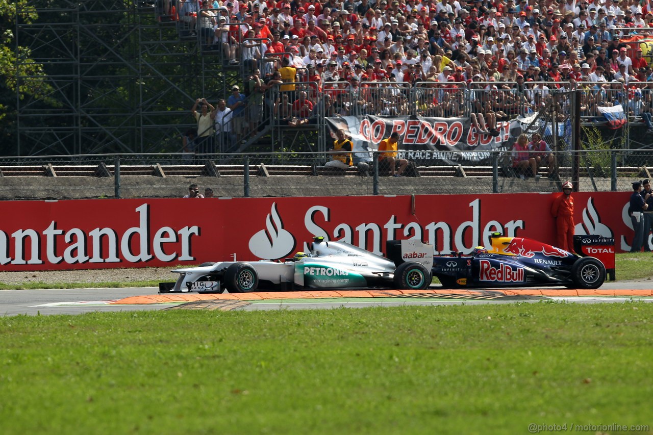 GP ITALIA, 09.09.2012- Gara, Nico Rosberg (GER) Mercedes AMG F1 W03 e Mark Webber (AUS) Red Bull Racing RB8 