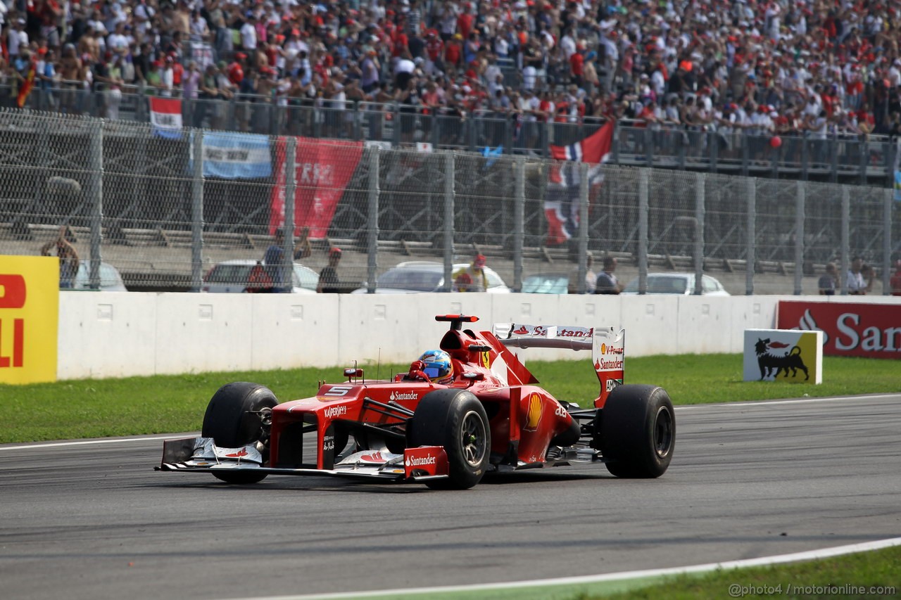 GP ITALIA, 09.09.2012- Gara, Fernando Alonso (ESP) Ferrari F2012 celebrates his terzo