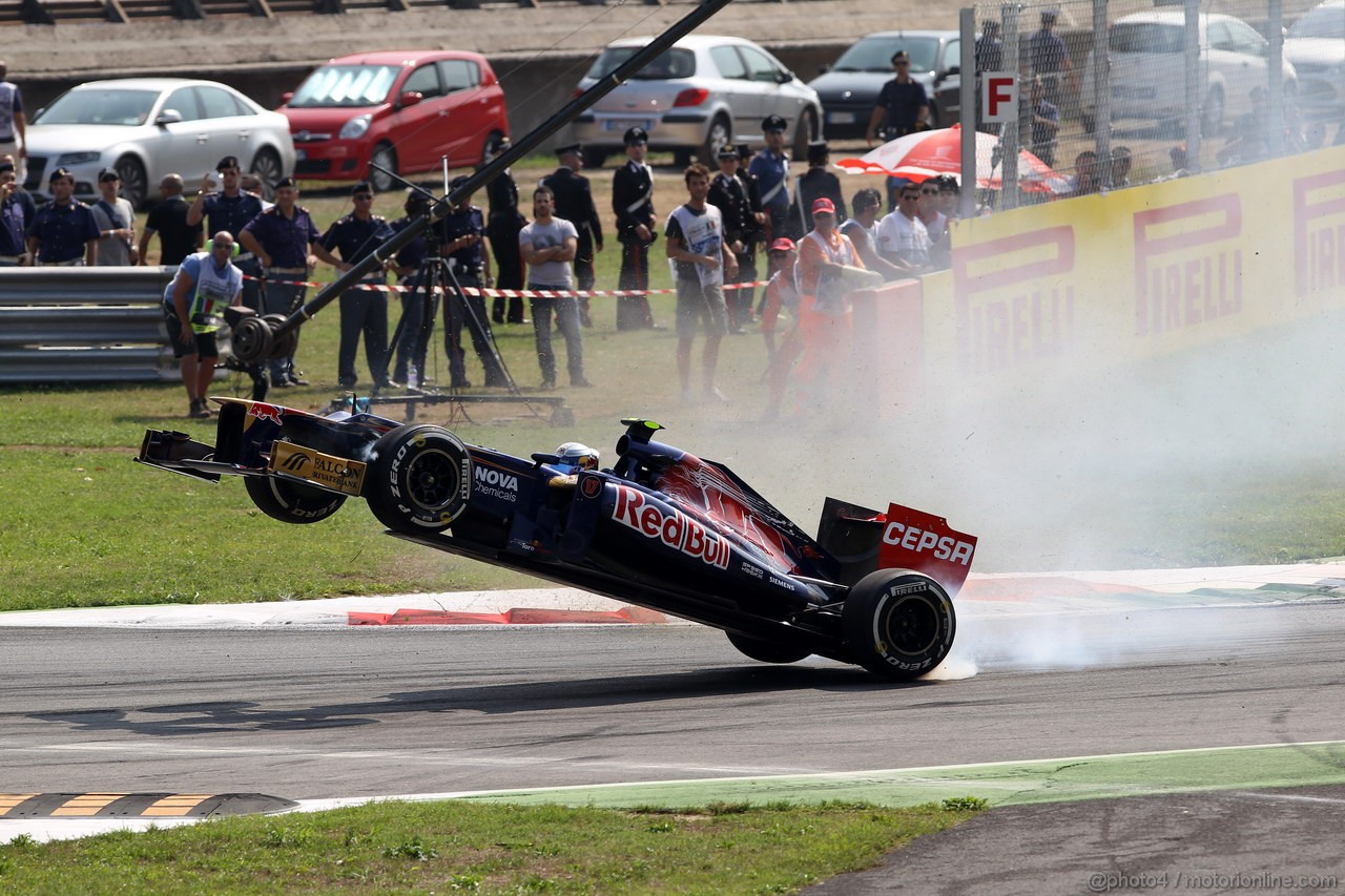 GP ITALIA, 09.09.2012- Gara, Crash, Jean-Eric Vergne (FRA) Scuderia Toro Rosso STR7 