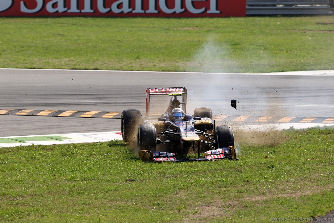 GP ITALIA, 09.09.2012- Gara, Crash, Jean-Eric Vergne (FRA) Scuderia Toro Rosso STR7 