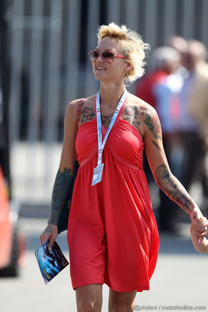 GP ITALIA, 06.09.2012- Ragazza in the paddock 