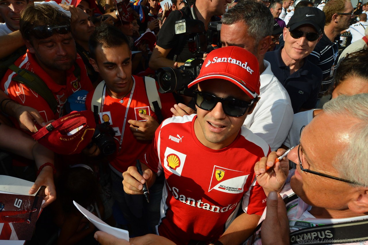 GP ITALIA, 06.09.2012- Autograph session, Felipe Massa (BRA) Ferrari F2012 