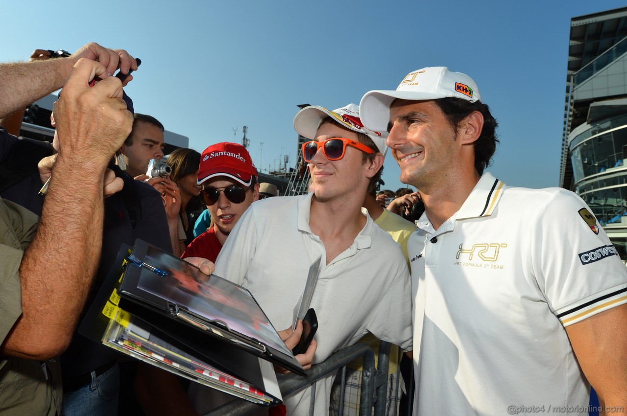 GP ITALIA, 06.09.2012- Autograph session, Pedro de la Rosa (ESP) HRT Formula 1 Team F112 