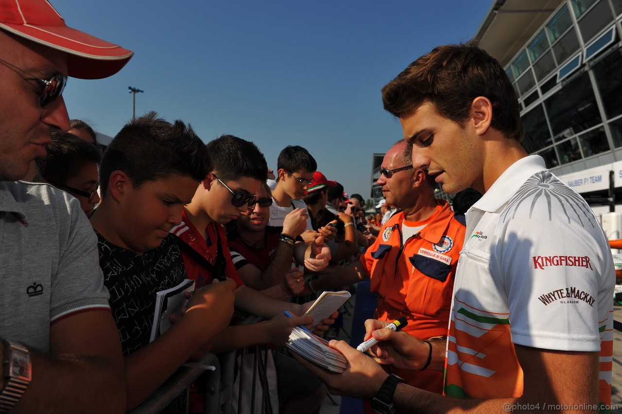 GP ITALIA, 06.09.2012- Autograph session, Jules Bianchi (FRA), Test Driver, Sahara Force India Formula One Team VJM05 