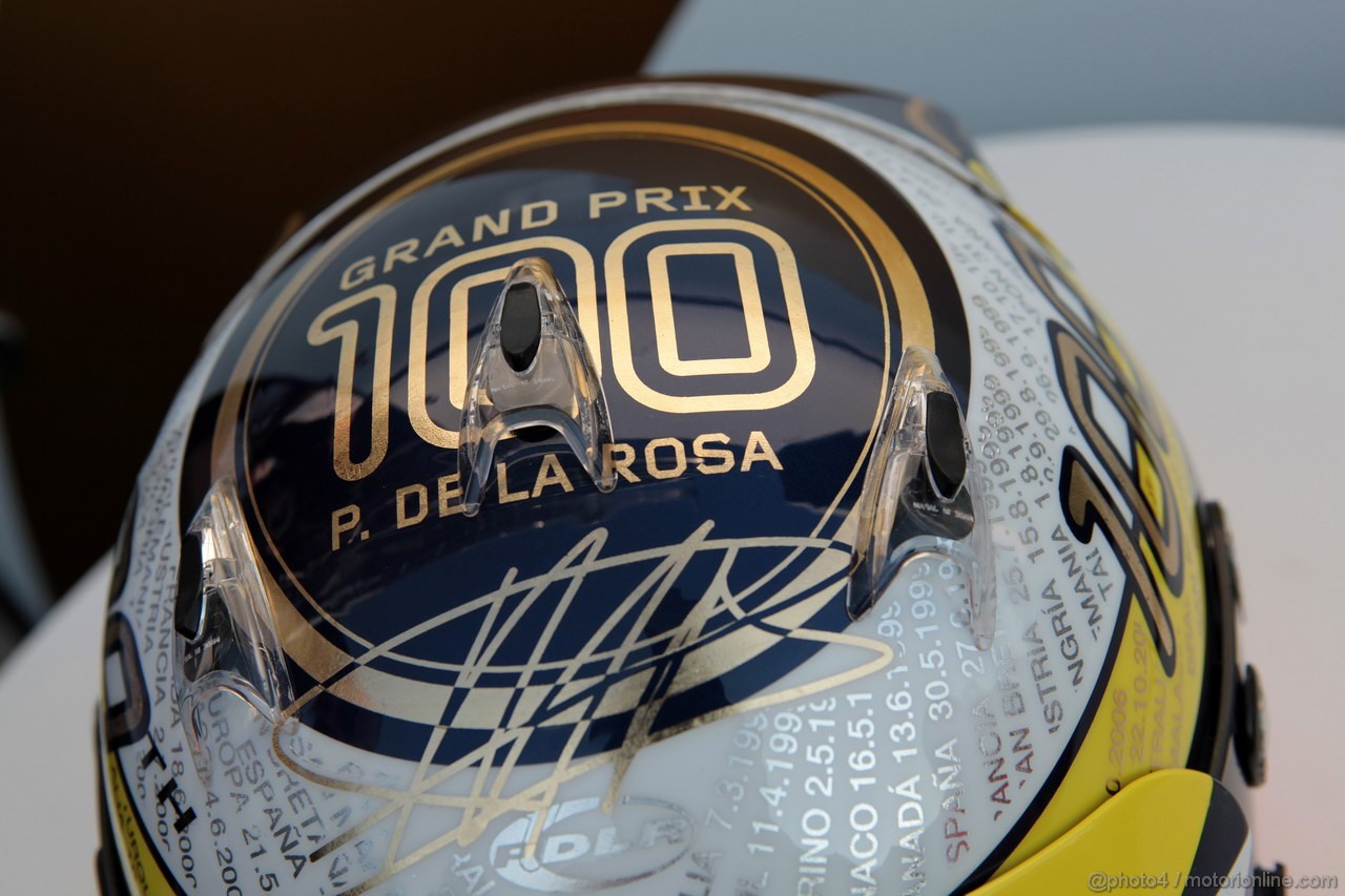 GP ITALIA, 08.09.2012- Pedro De La Rosa (ESP) HRT Formula 1 Team celebrates his 100th GP 
