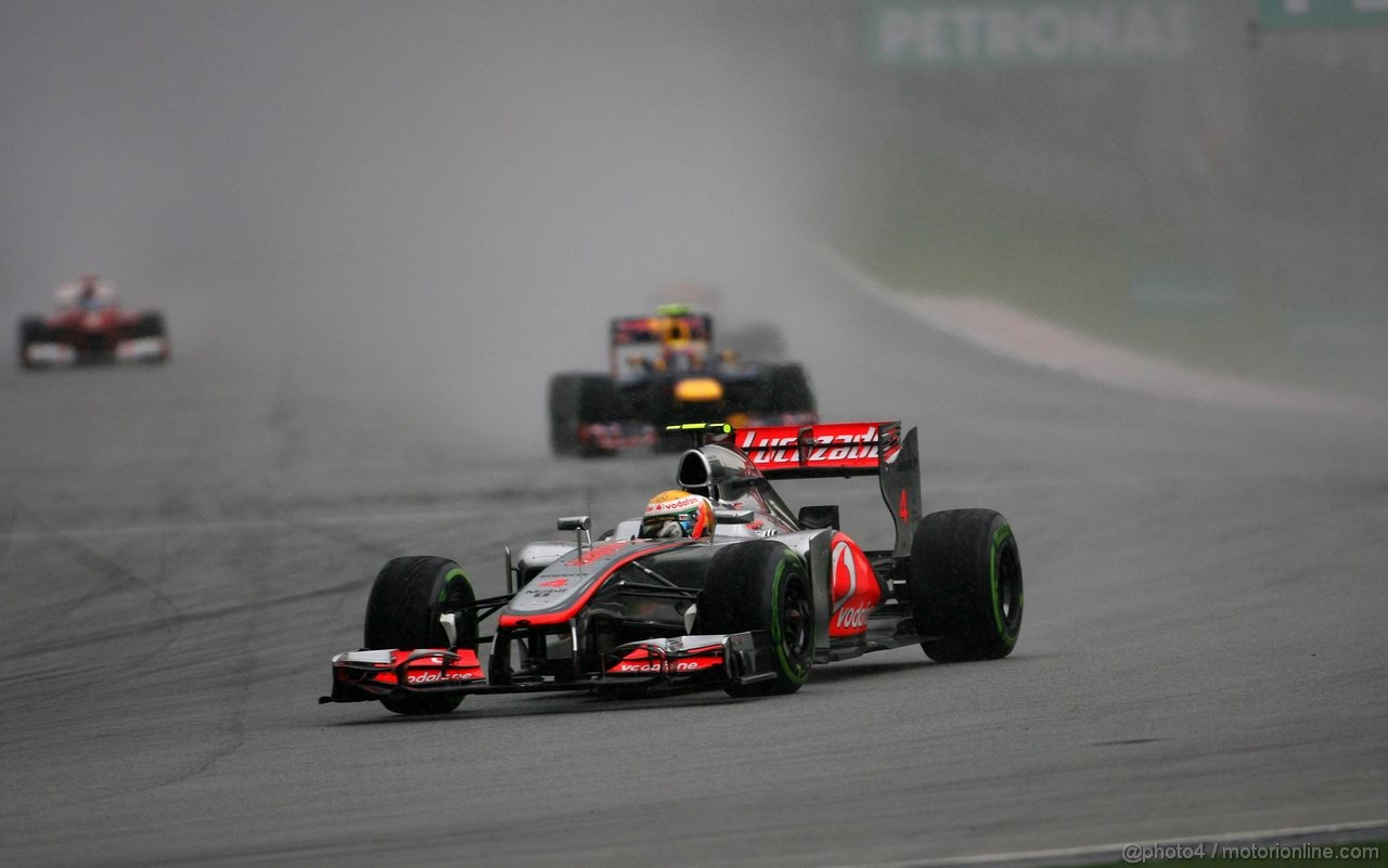 GP MALESIA, 25.03.2012- Gara, Lewis Hamilton (GBR) McLaren Mercedes MP4-27 