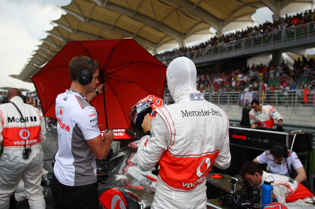 GP MALESIA, 25.03.2012- Gara, Jenson Button (GBR) McLaren Mercedes MP4-27 