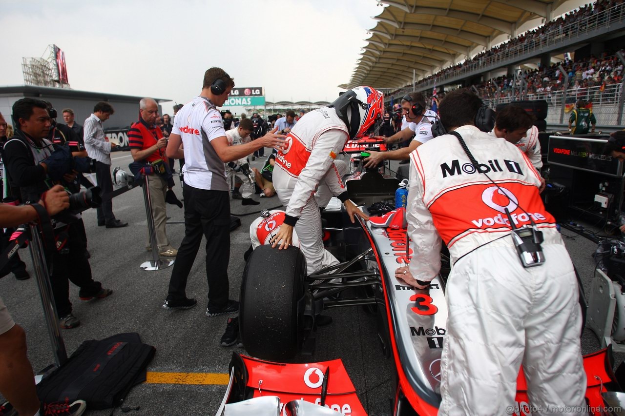 GP MALESIA, 25.03.2012- Gara, Jenson Button (GBR) McLaren Mercedes MP4-27 