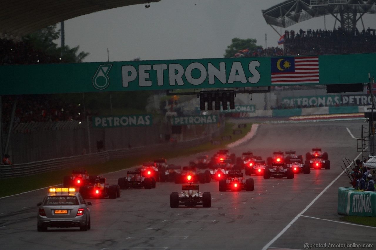 GP MALESIA, 25.03.2012- Gara, Start of the race 