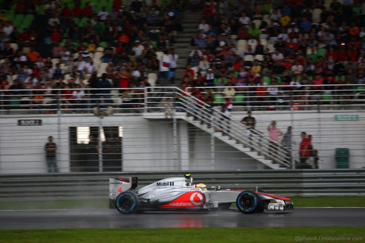 GP MALESIA, 25.03.2012- Gara, Lewis Hamilton (GBR) McLaren Mercedes MP4-27 