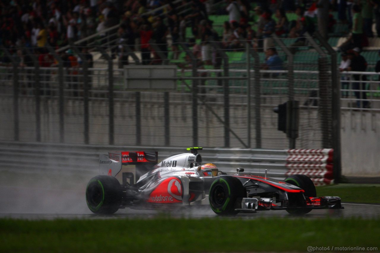 GP MALESIA, 25.03.2012- Gara, Lewis Hamilton (GBR) McLaren Mercedes MP4-27 