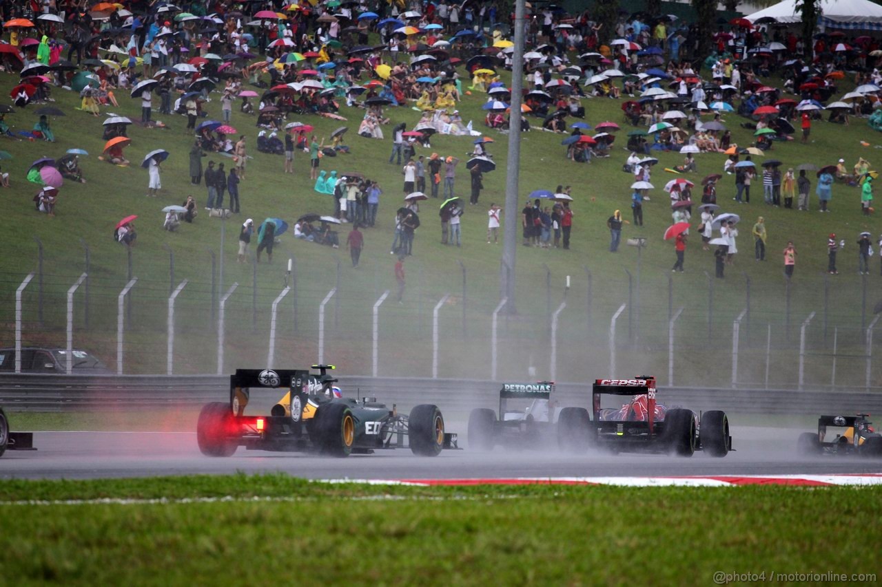 GP MALESIA, 25.03.2012- Gara, Vitaly Petrov (RUS) Caterham F1 Team CT01 