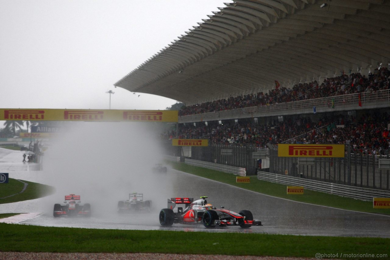GP MALESIA, 25.03.2012- Gara, Lewis Hamilton (GBR) McLaren Mercedes MP4-27 