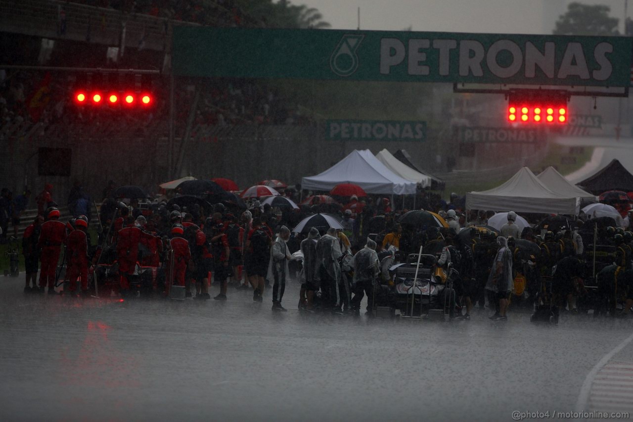 GP MALESIA, 25.03.2012- Gara, The race stopped