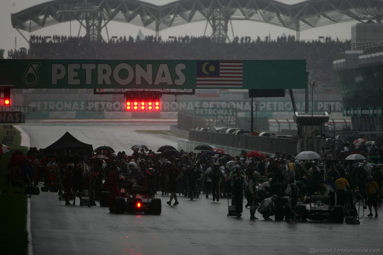 GP MALESIA, 25.03.2012- Gara, The race stopped